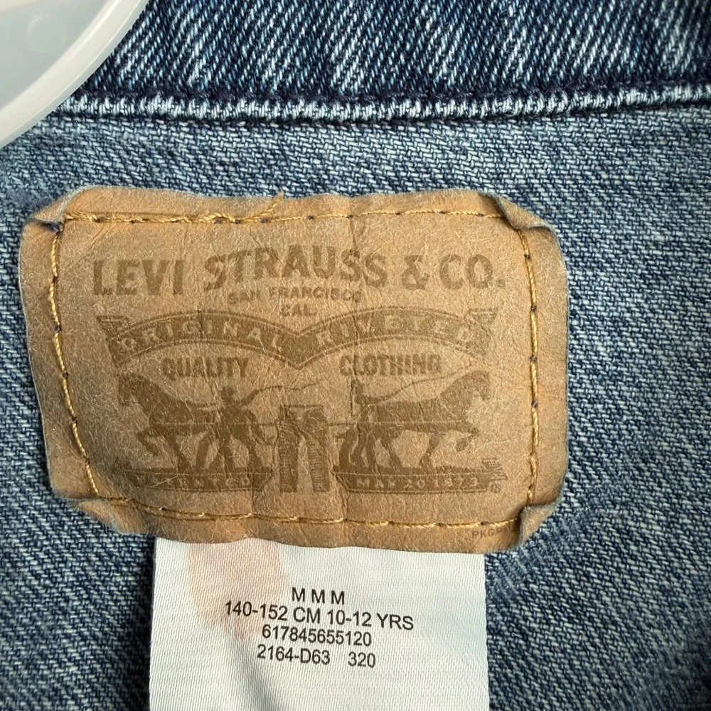 Levi's‎ Denim Trucker Jacket Size 10-12 Medium Blue Classic Western Aesthetic